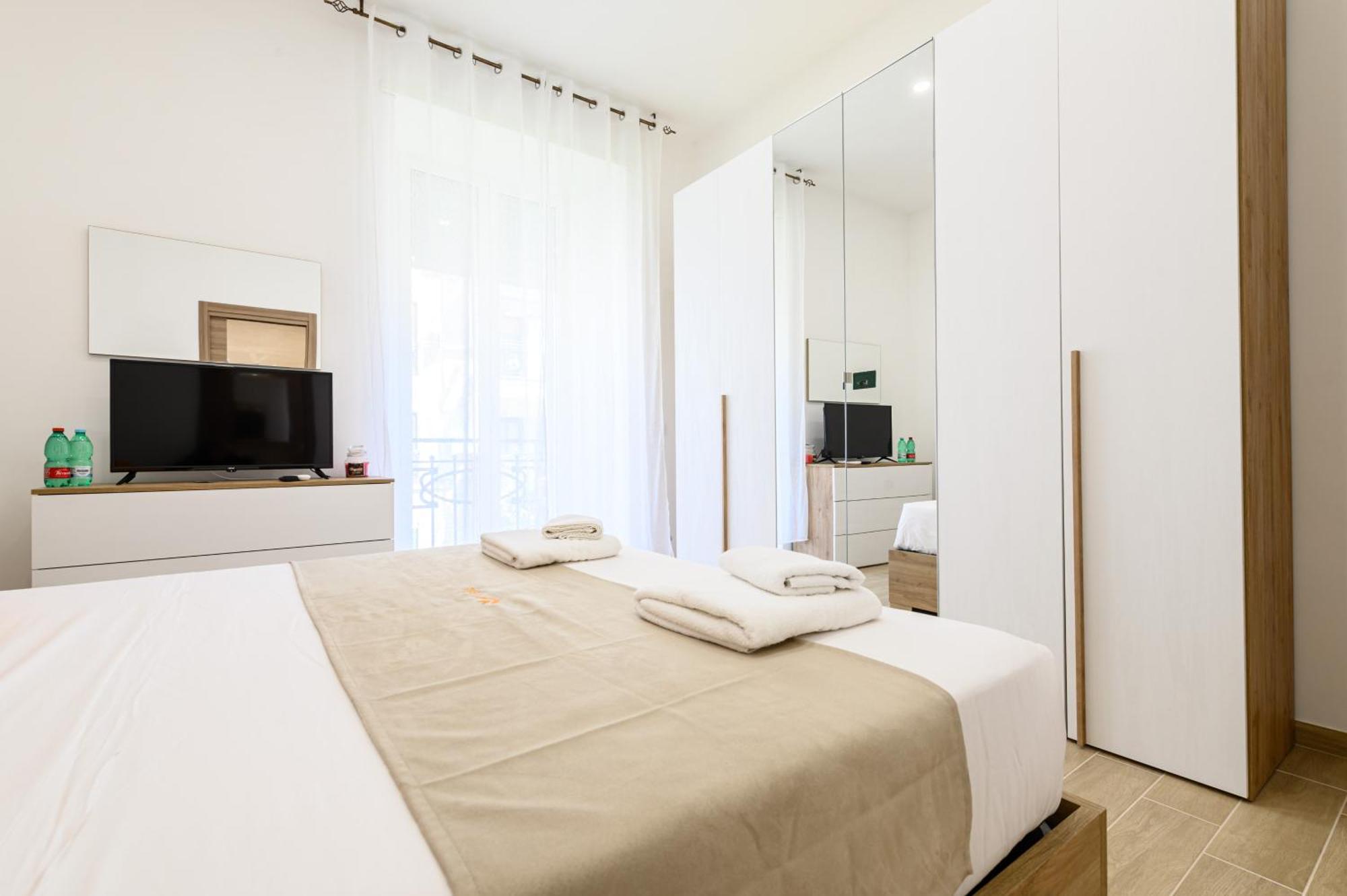 Domus Romeo Apartment เนเปิลส์ ภายนอก รูปภาพ