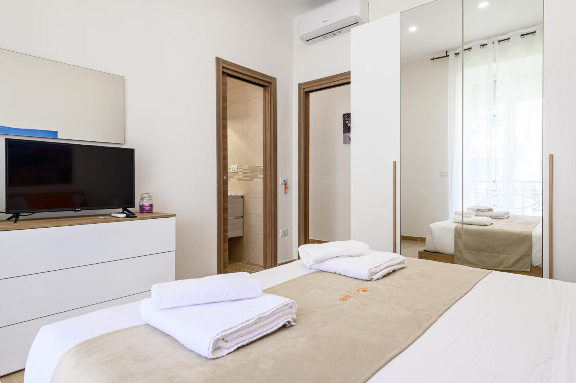 Domus Romeo Apartment เนเปิลส์ ภายนอก รูปภาพ
