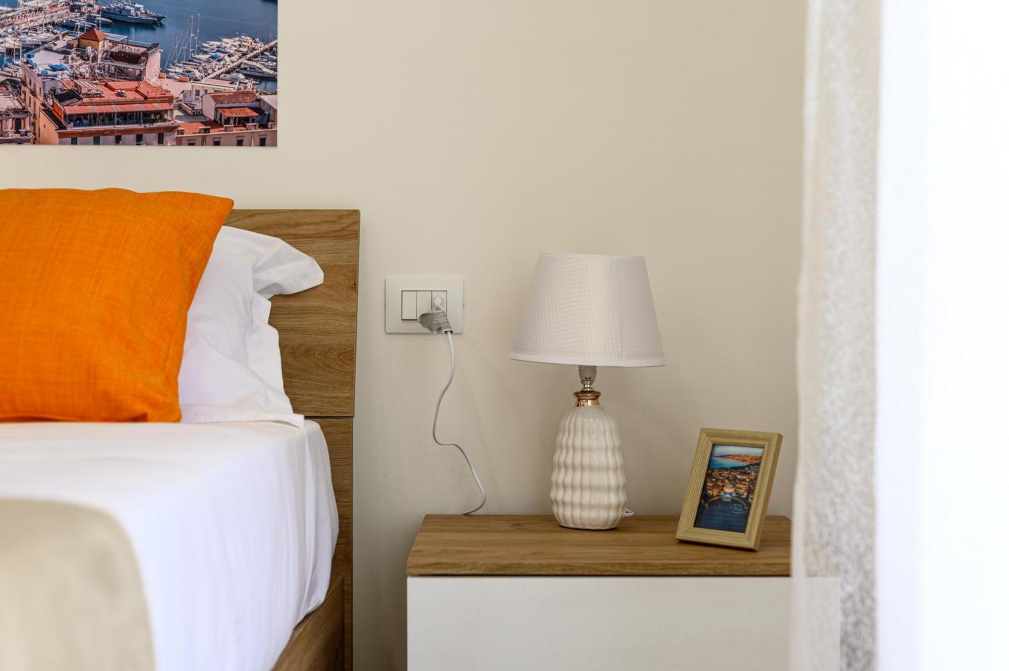 Domus Romeo Apartment เนเปิลส์ ภายนอก รูปภาพ